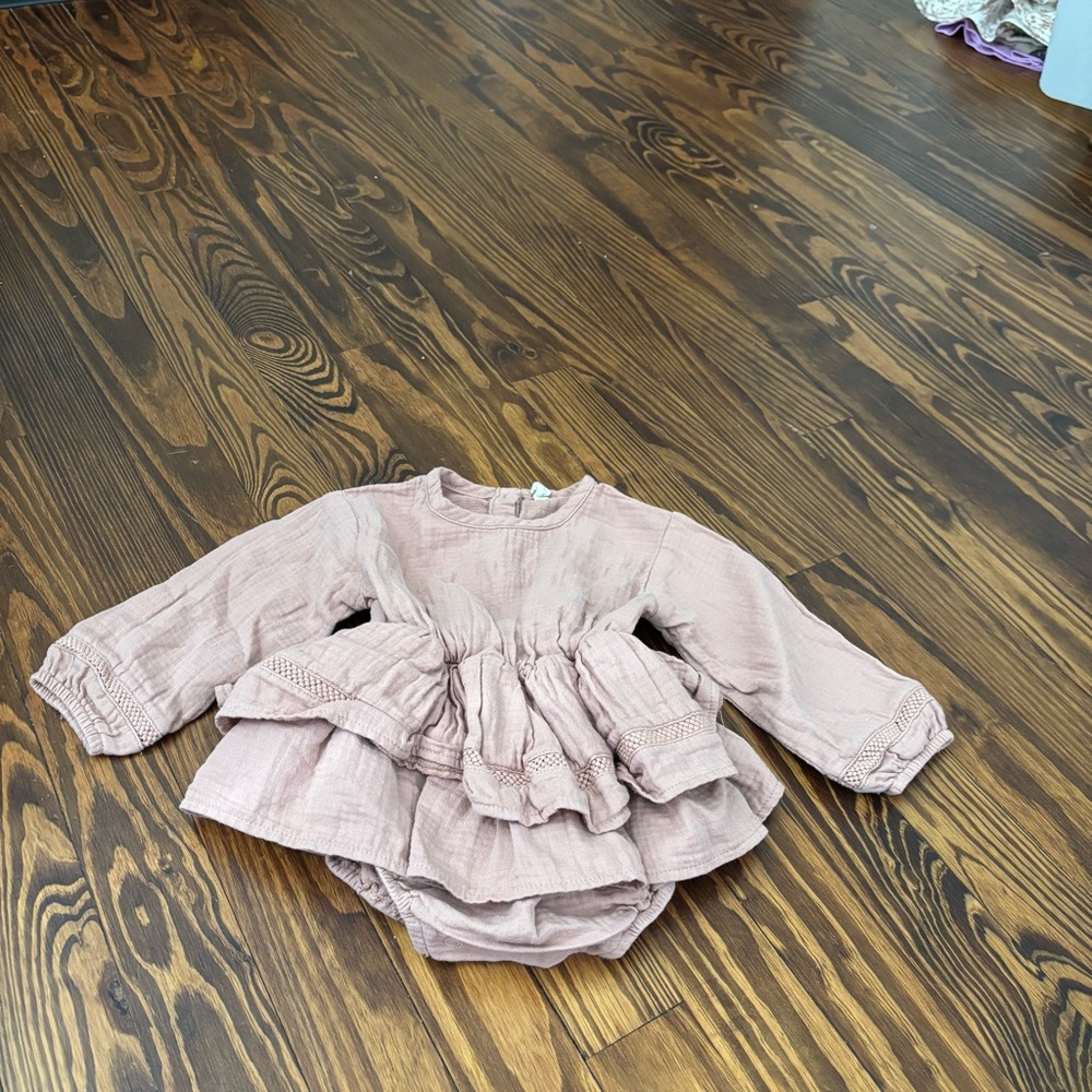 Quincy Mae Dusty Pink Rosie Ruffle Romper - Picture 2 of 4